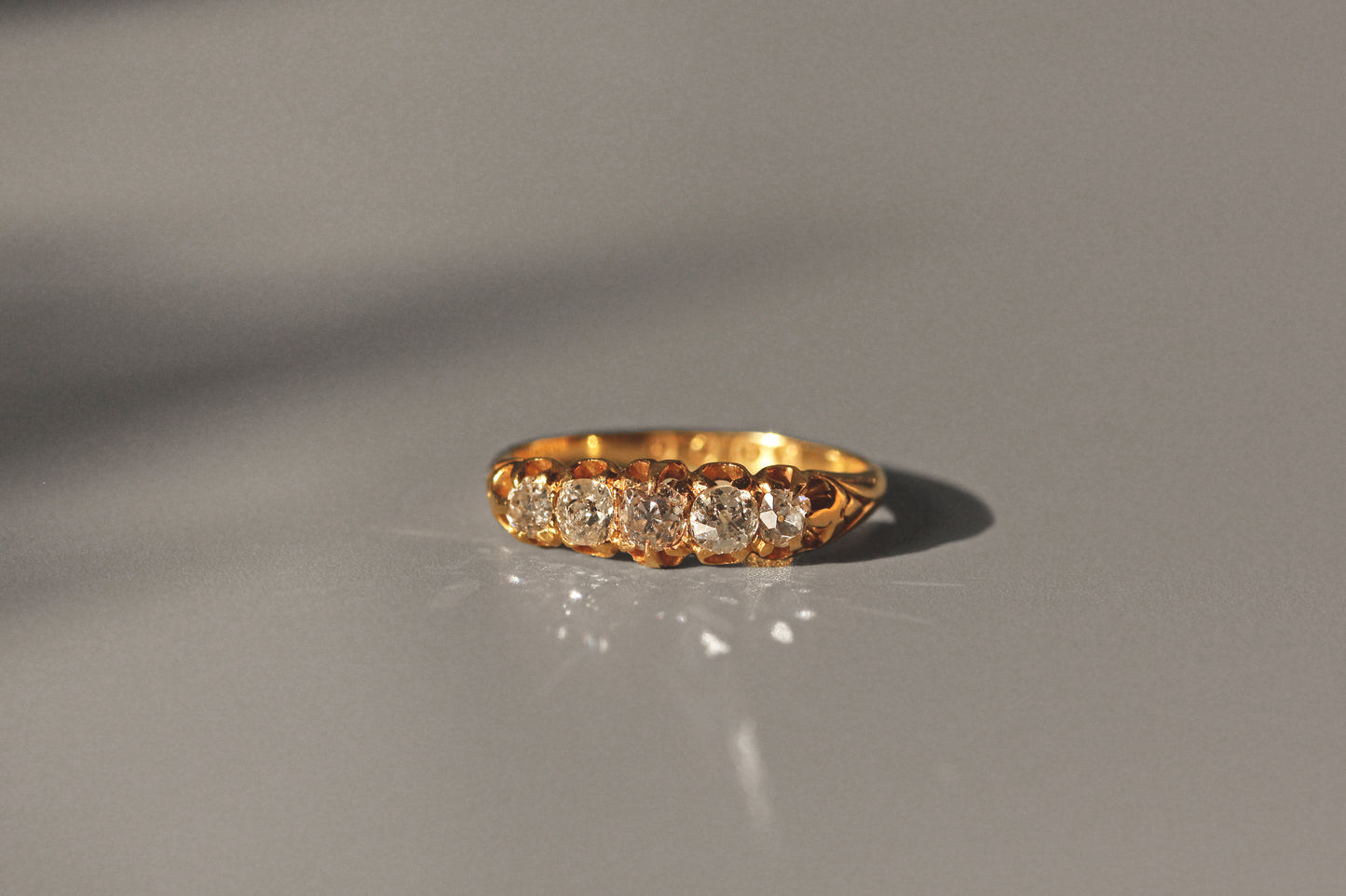 Antique georgian old cut diamond ring, in 18 carat gold