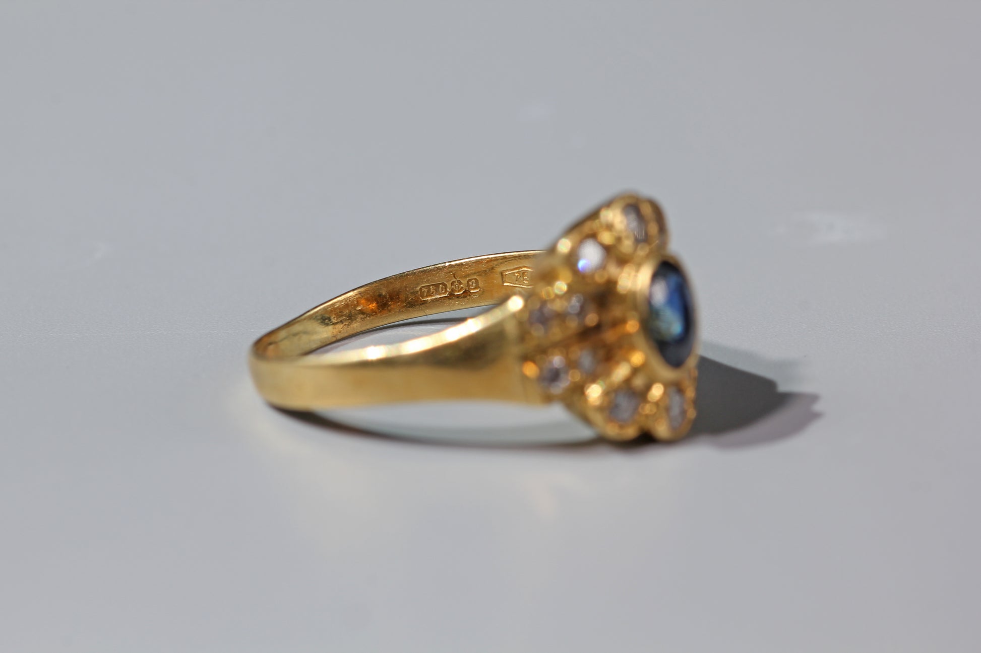 vintage 18ct gold hallmarks on ring 